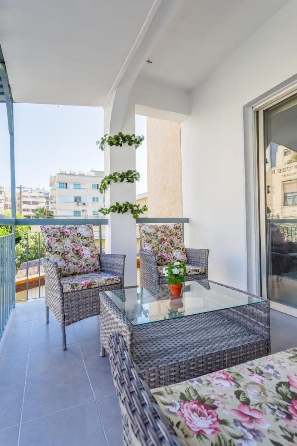 Downtown Larnaca Lägenhet Exteriör bild